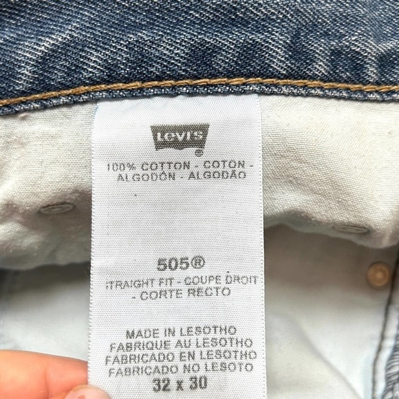 Levi’s Custom Distressed Cotton Cut Off Denim Jean Shorts, Size Medium - Picture 10 of 11